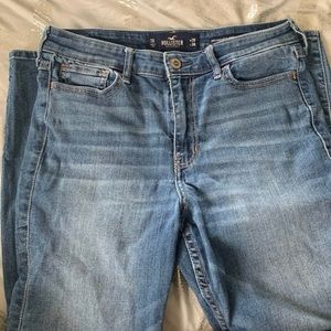 Hollister crop jean